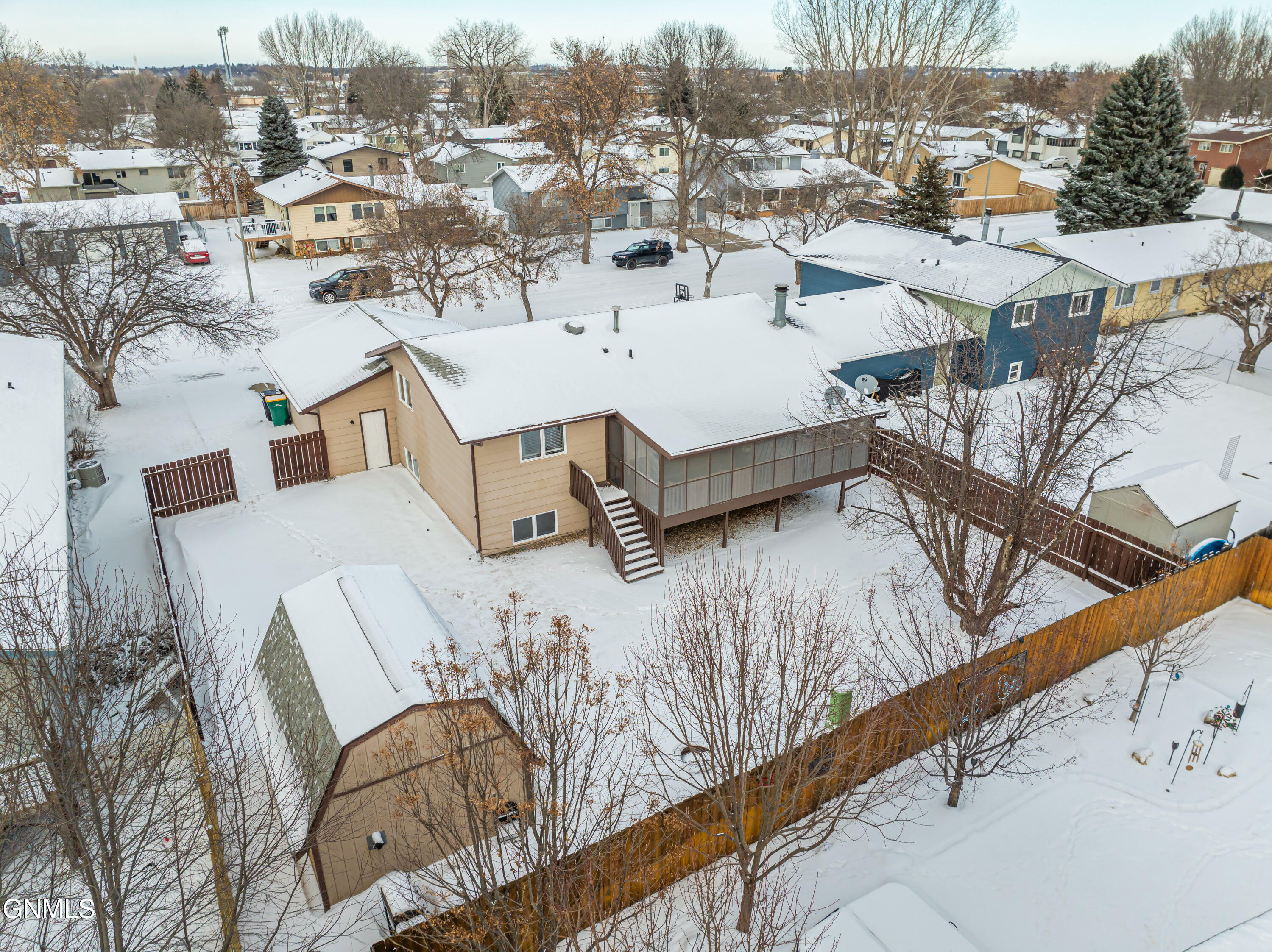 Property Photo:  421 Birchwood Drive  ND 58504 