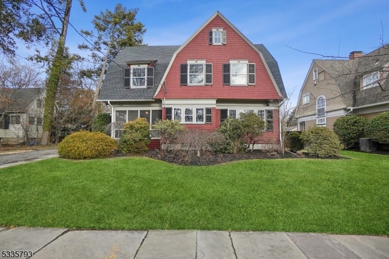 Property Photo:  907 Hillside Avenue  NJ 07060 