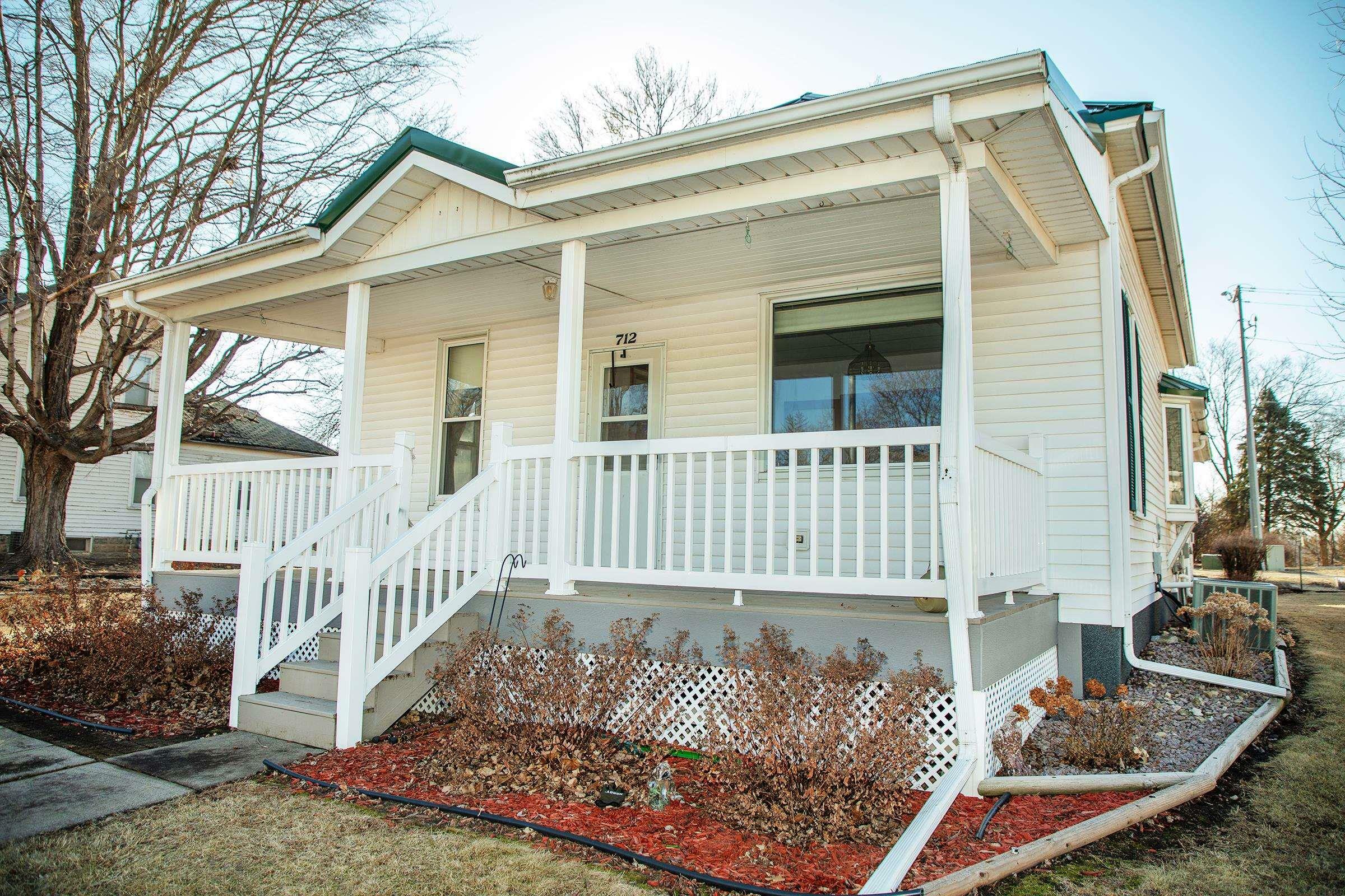 Property Photo:  712 E Bremer Avenue  IA 50677 