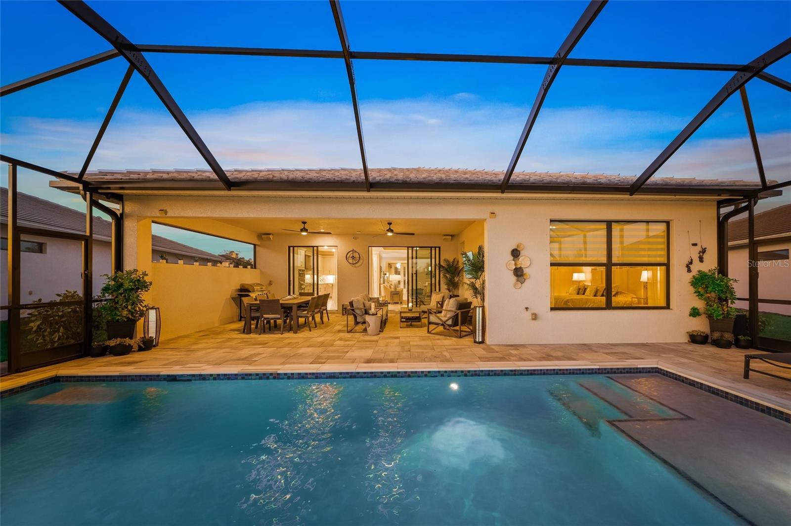 Property Photo: 4947 Surfside Circle FL 34211