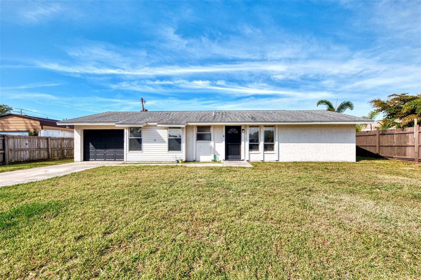 Property Photo:  606 School Street  FL 34285 