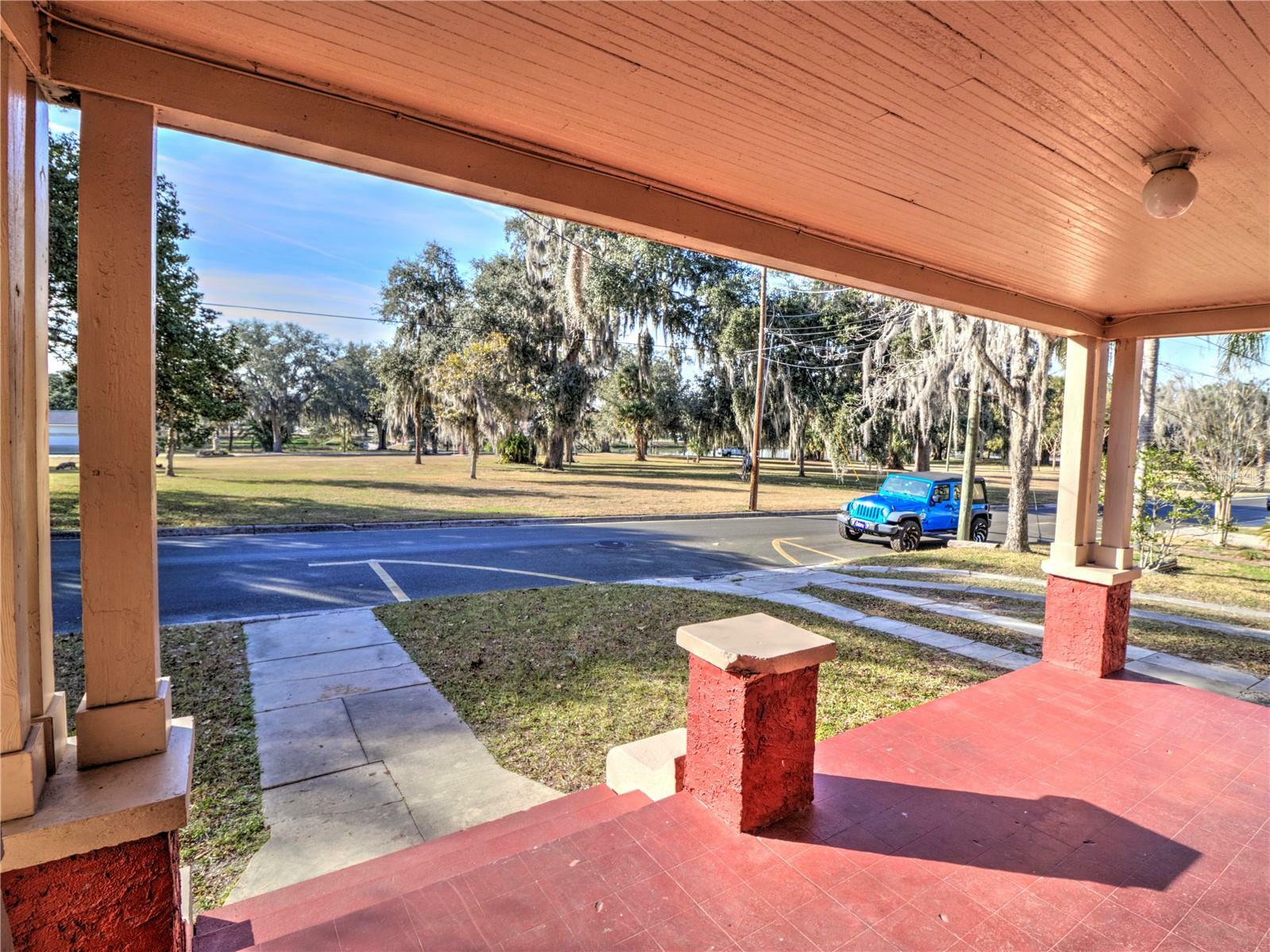 Property Photo:  309 NE Sanchez Avenue  FL 34470 