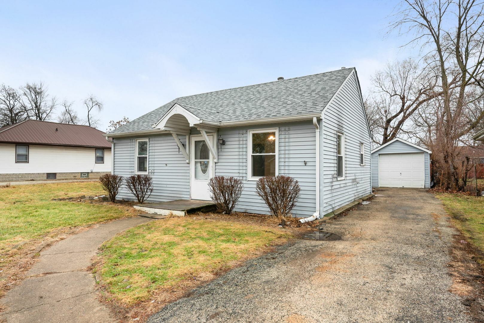 Property Photo:  206 Independence Avenue  IL 60433 