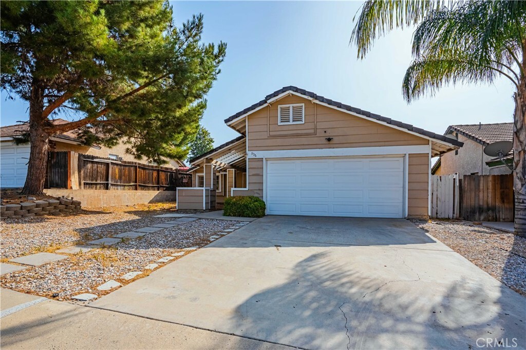 Property Photo:  936 Lake Meadow Court  CA 92530 