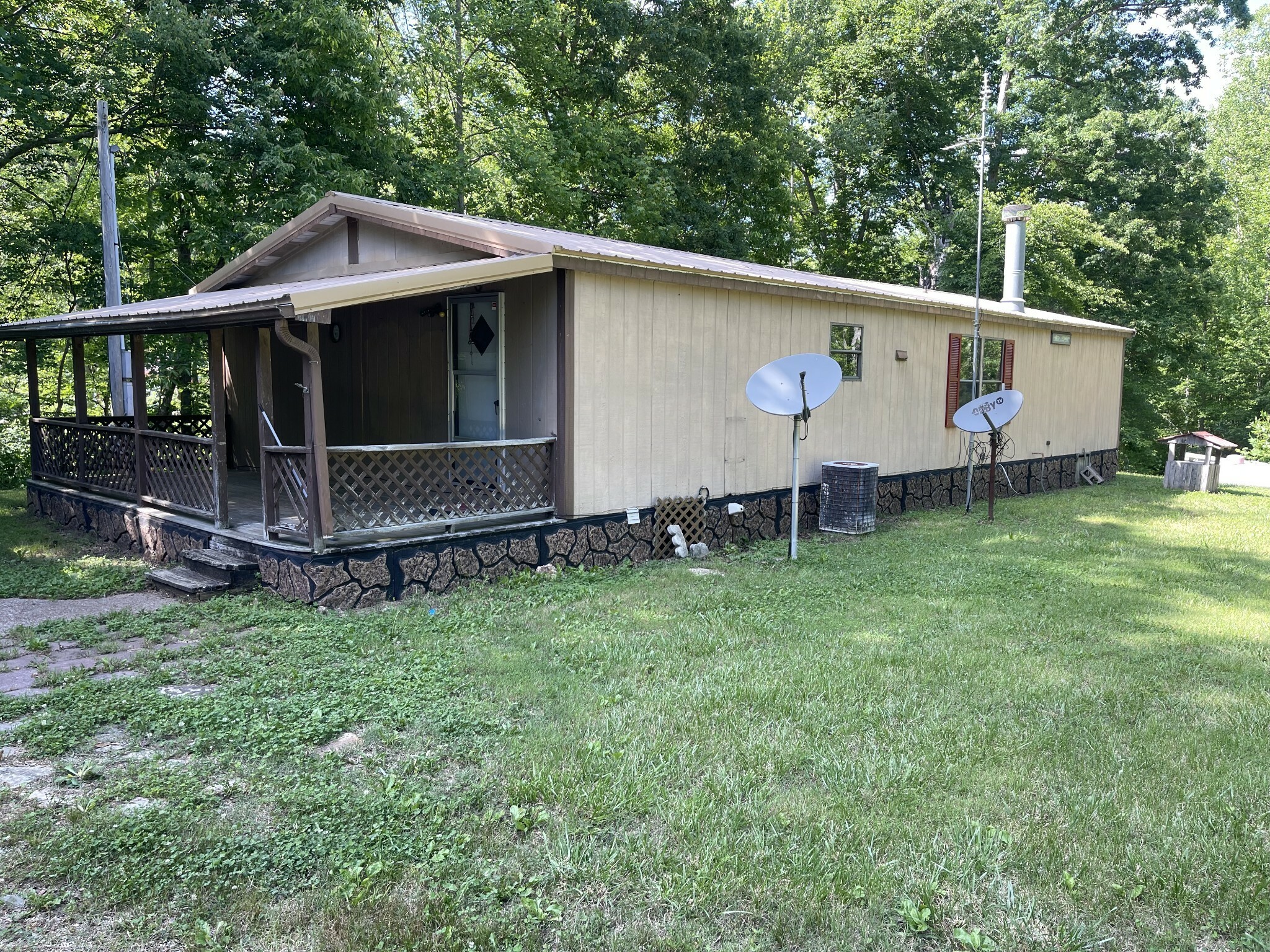 Property Photo:  405 Napier Rd  TN 38462 