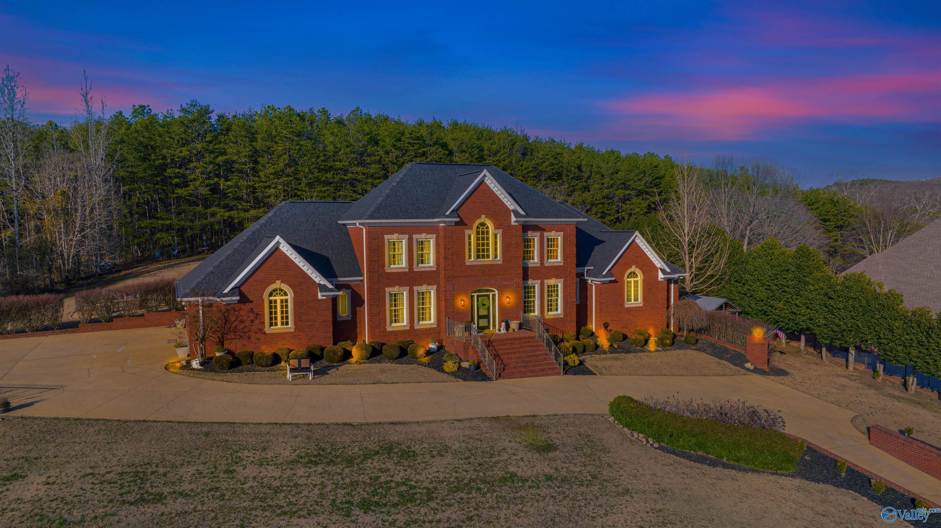Property Photo: 7102 Portobello Road NW AL 35967