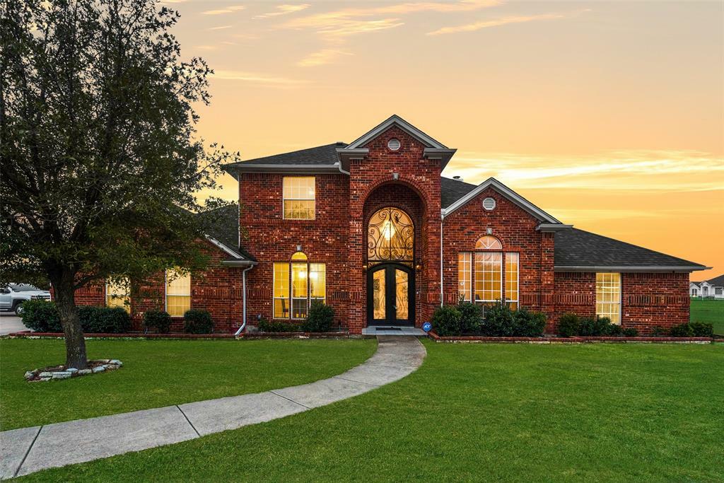 Property Photo: 700 E Little Creek Road TX 75104