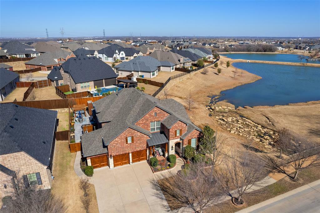 Property Photo:  900 Fairway Ranch Parkway  TX 76262 