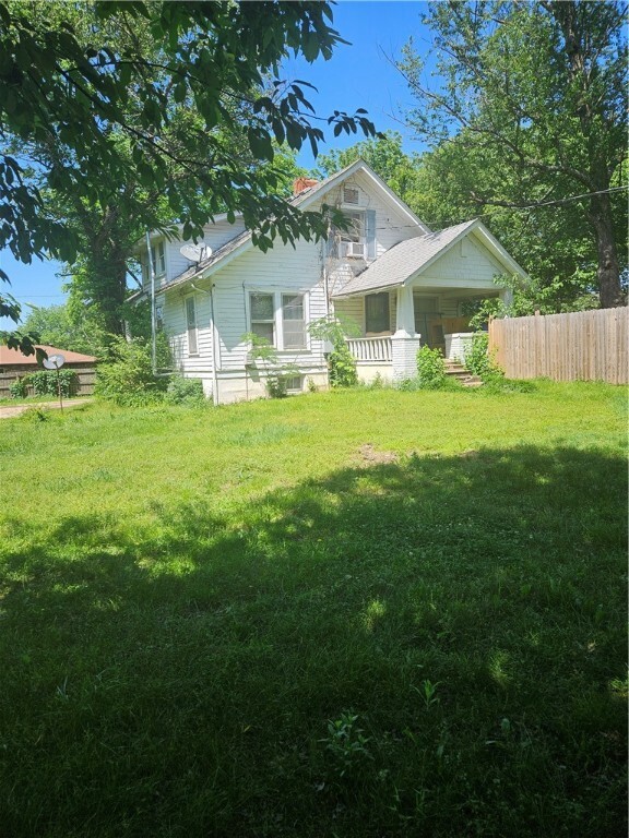 Property Photo:  1503 W Olrich Street  AR 72758 