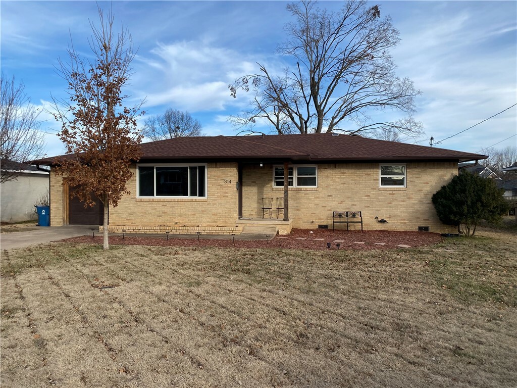 Property Photo:  314 Crestview Drive  AR 72712 