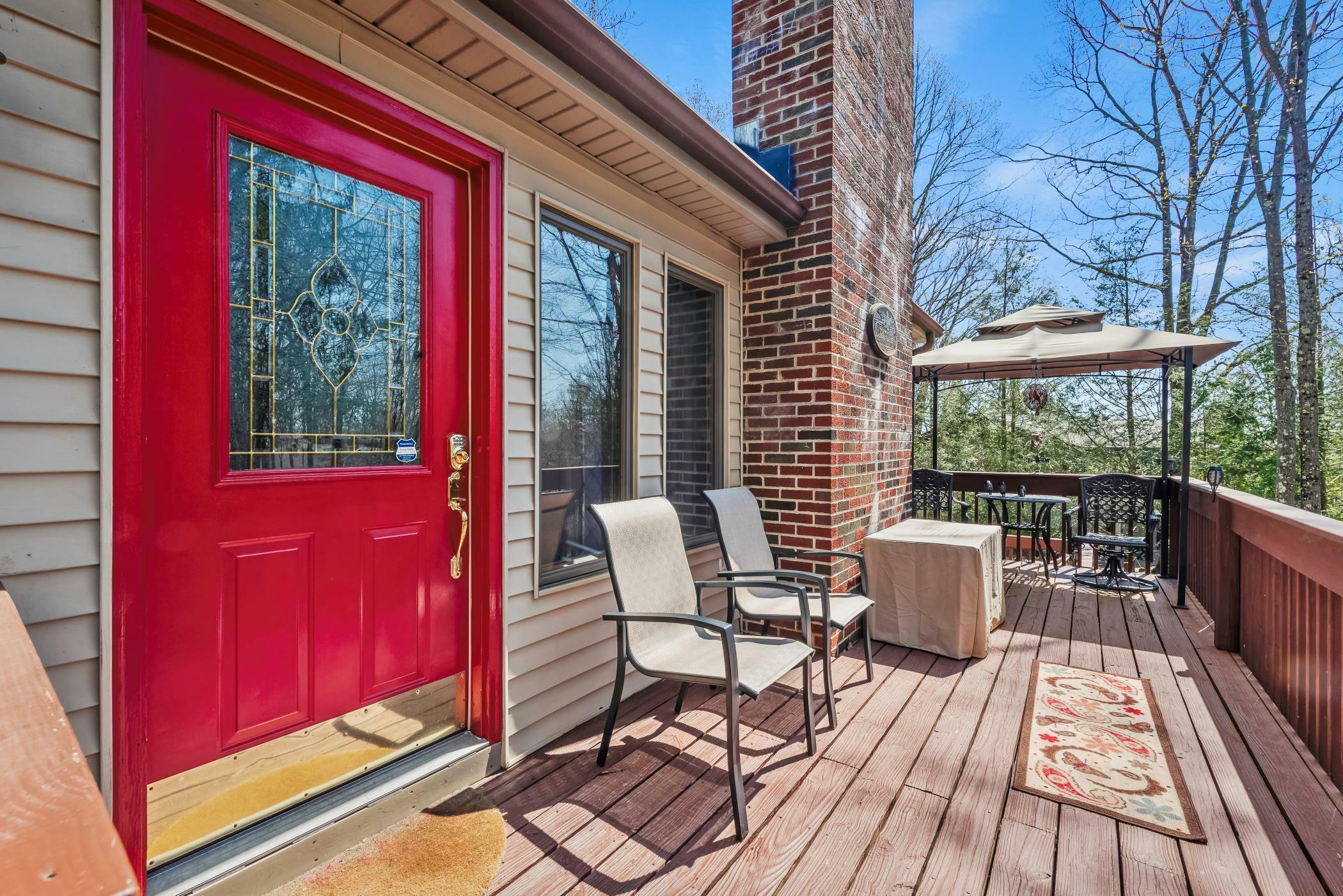 Property Photo: 6 Cobblewood Drive PA 18344