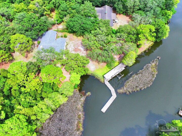 Property Photo: 12535 Ophelia Dr FL 32506