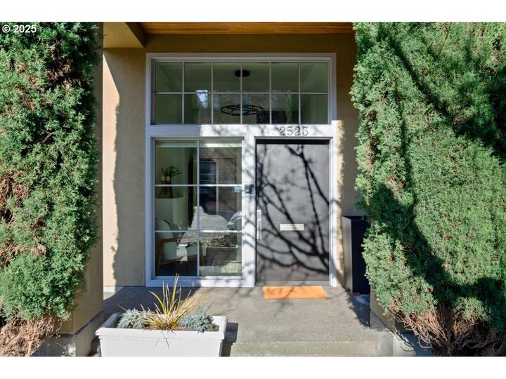 2523 NW Upshur St  Portland OR 97210 photo