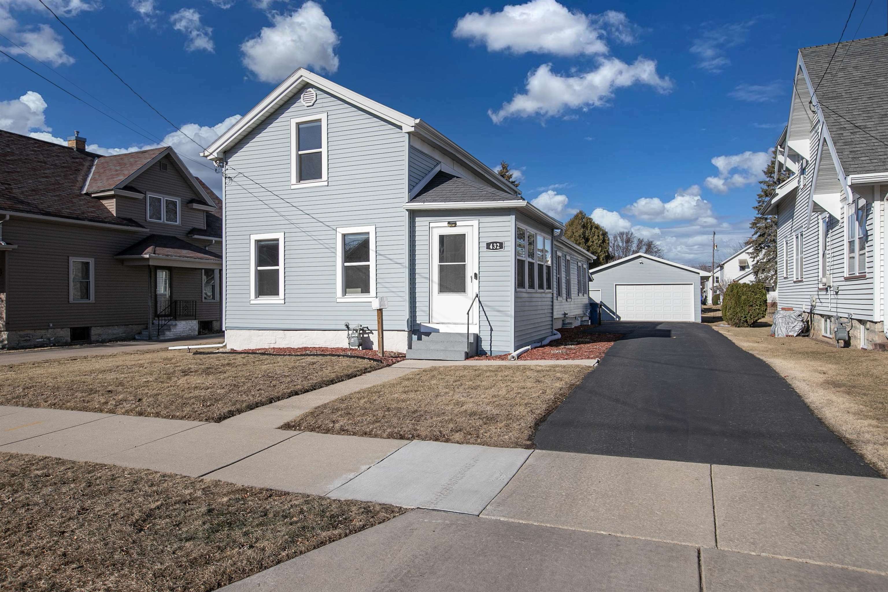 Property Photo:  432 W 11th Avenue  WI 54902 