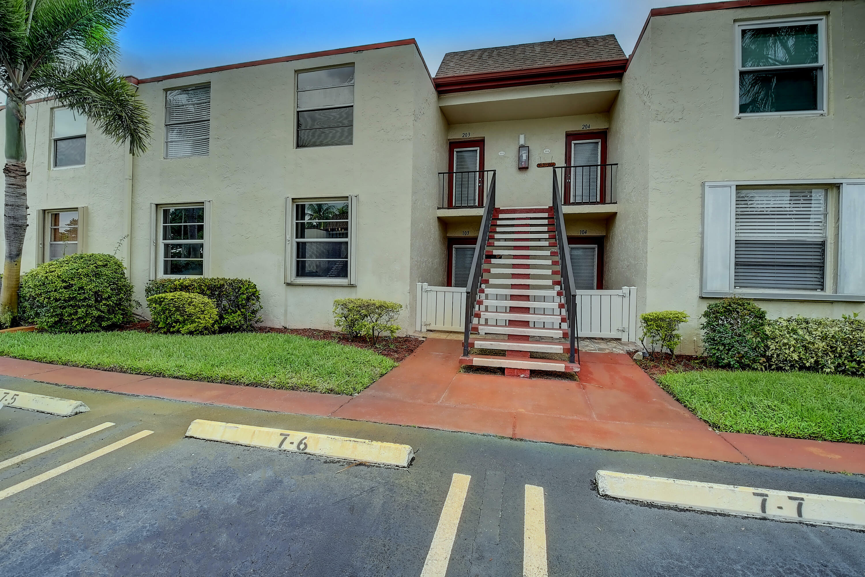 Property Photo:  7 Willowbrook Lane 103  FL 33446 