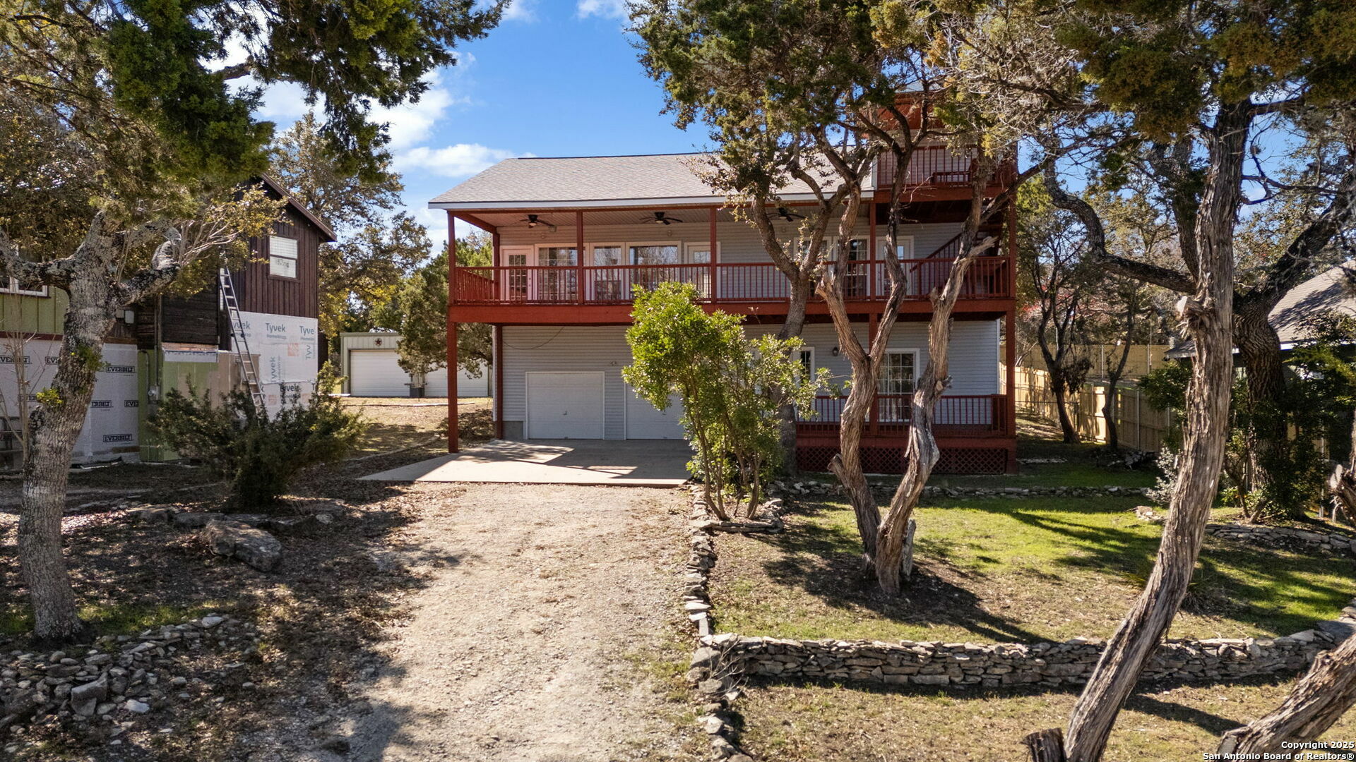 Property Photo:  228 Oak Hideaway Dr  TX 78133 