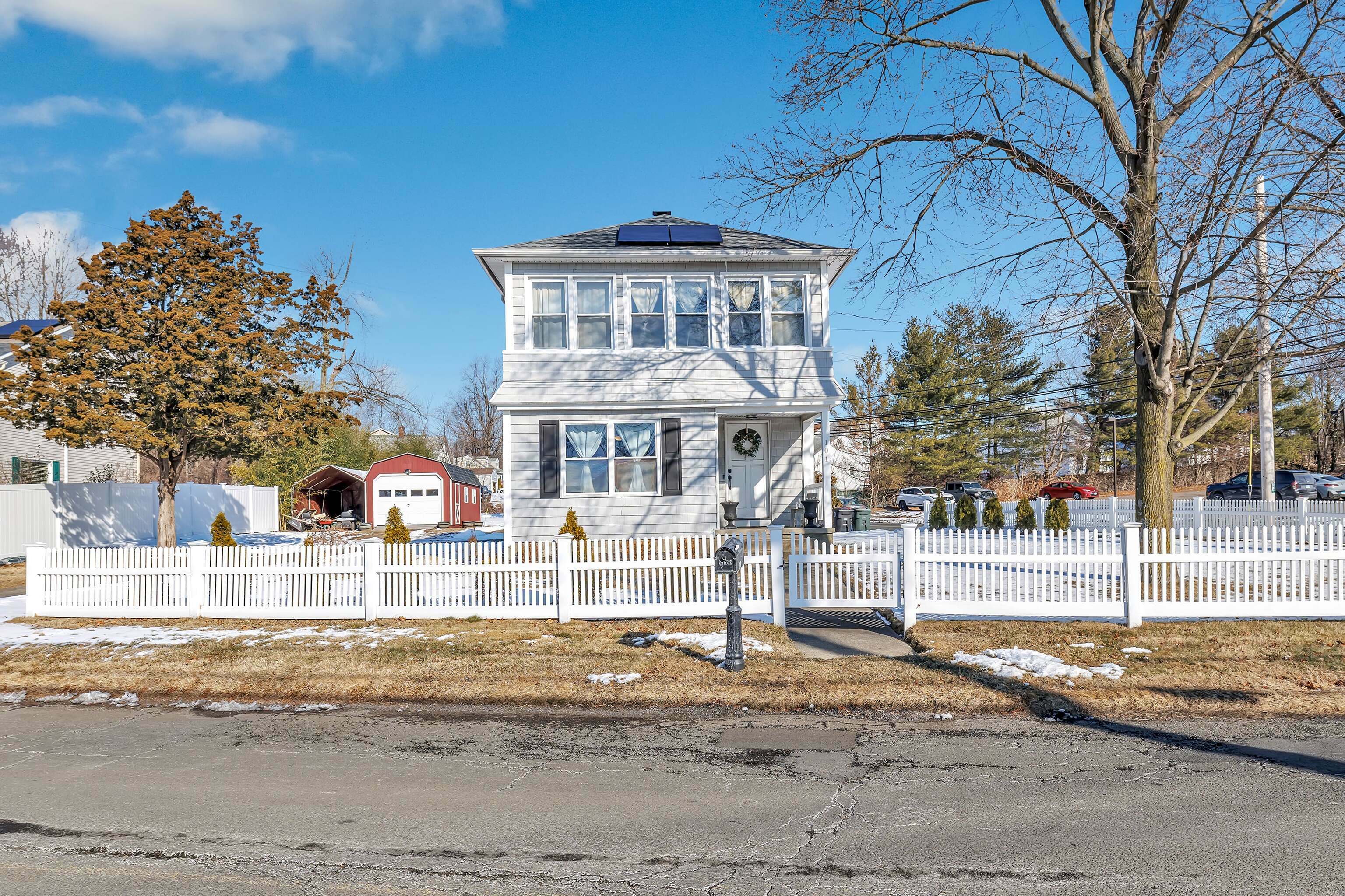 Property Photo:  101 Locust Street  CT 06461 