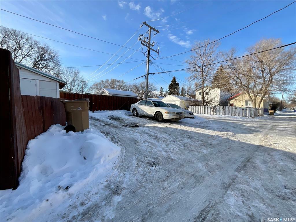 Property Photo:  2424 McAra Street  SK S4N 2W5 