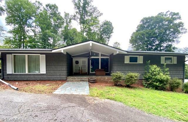 Property Photo:  2082 Mountain Valley Church Road  NC 28659 