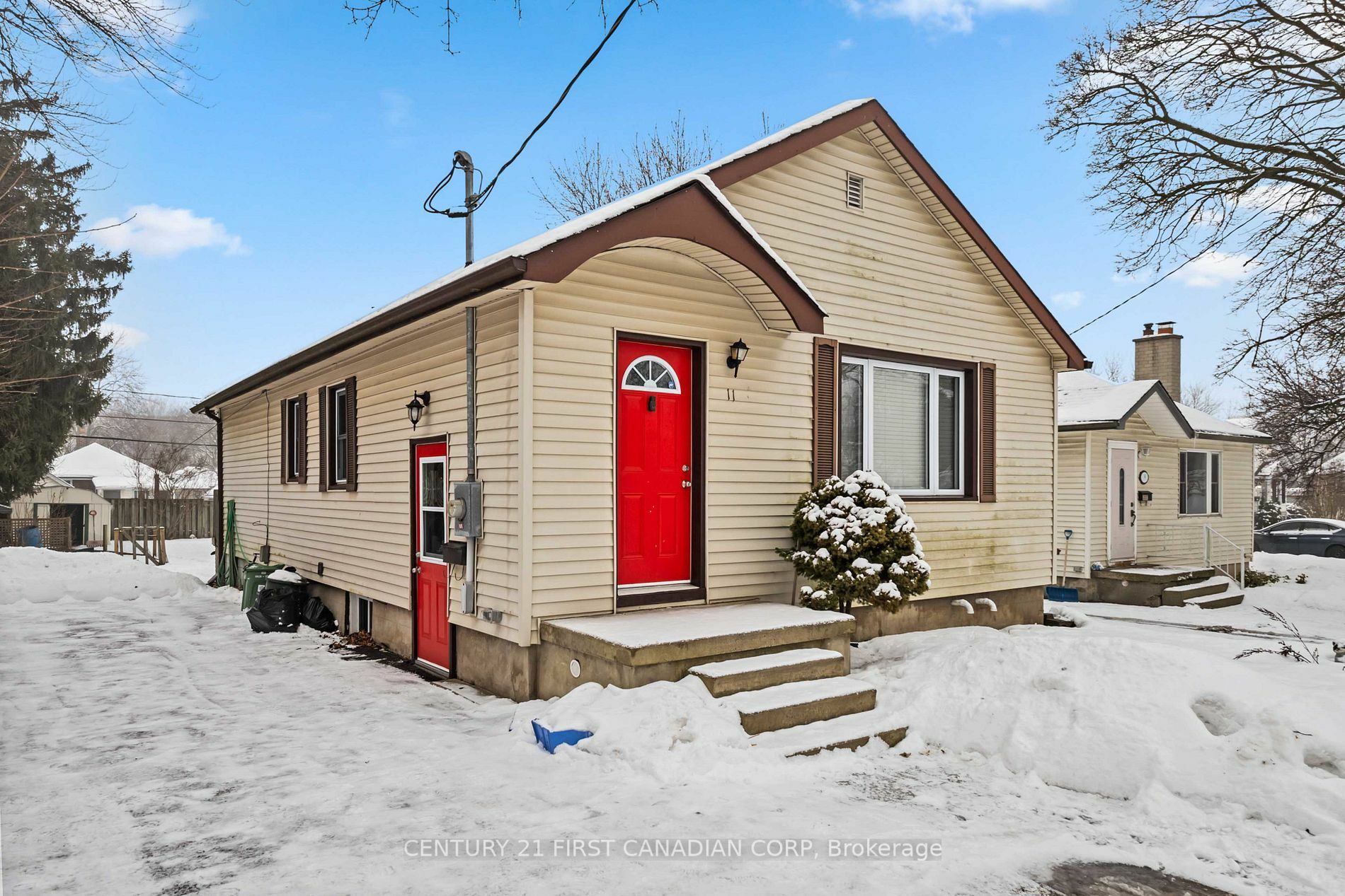 Property Photo:  11 Montague Pl  ON N5W 2K4 