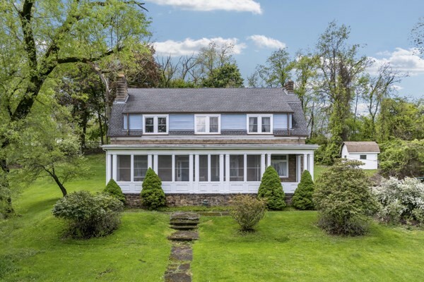 Property Photo: 2515 Middle Rd PA 15116