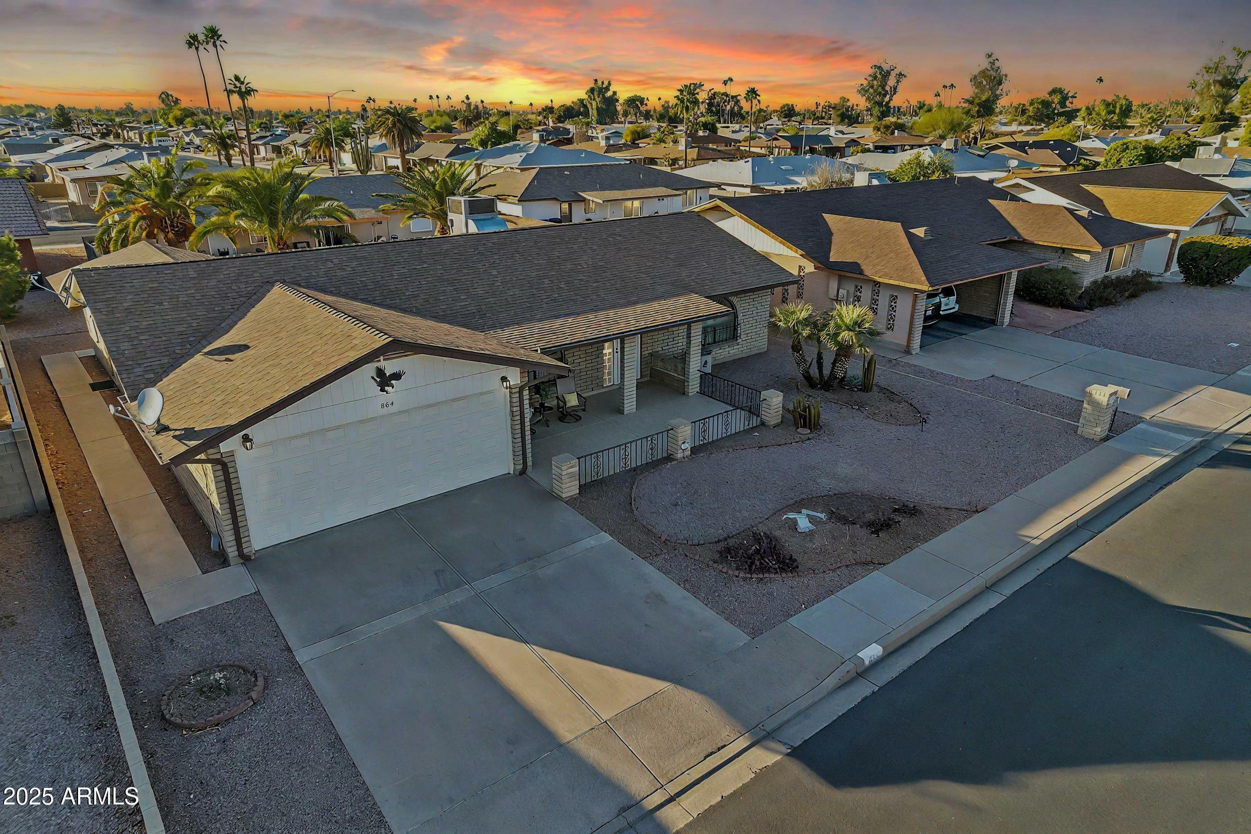 Property Photo: 864 S Roanoke Street AZ 85206