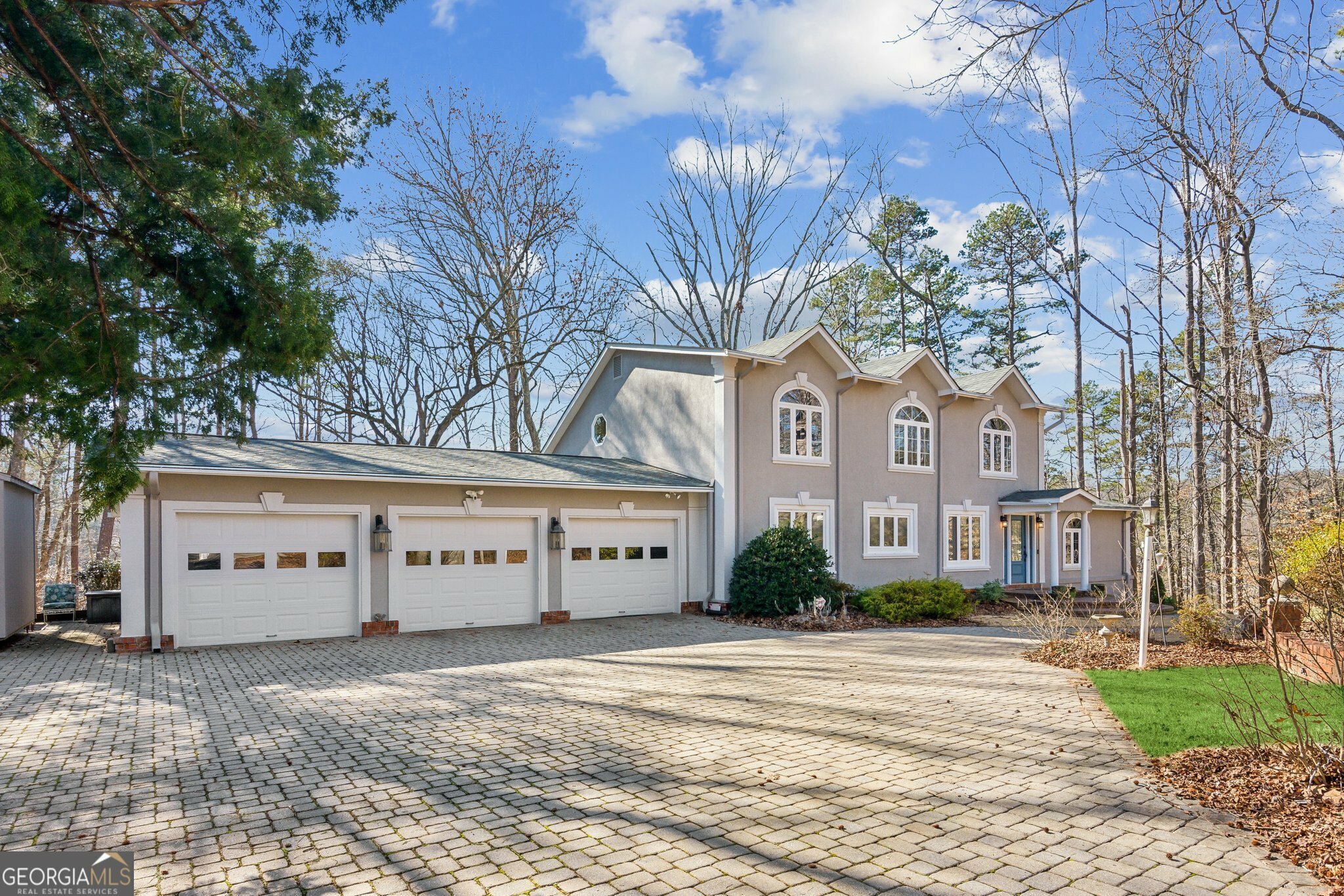 Property Photo:  213 Pine Crest Drive  GA 30040 