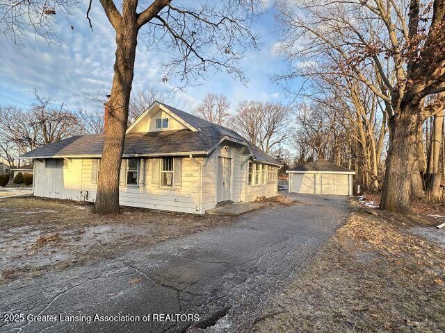 1233 Longfellow Avenue  Jackson MI 49202 photo