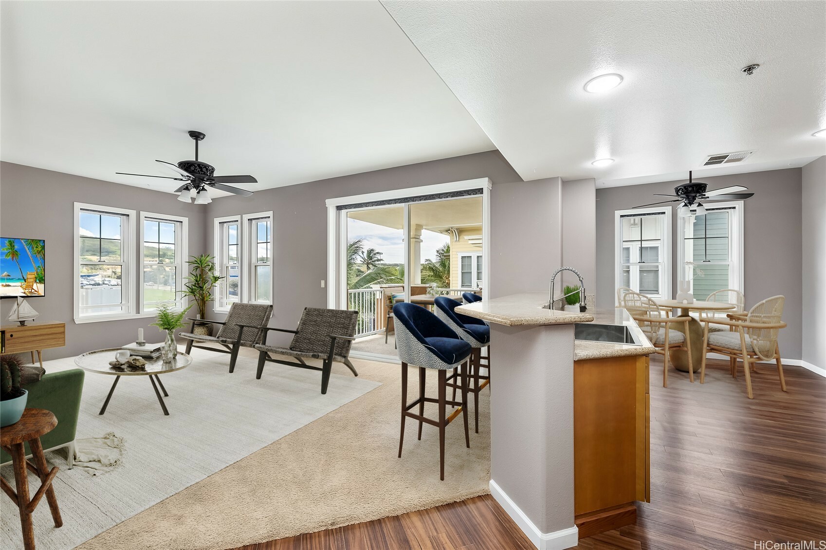 Property Photo: 520 Lunalilo Home Road 7427 HI 96825