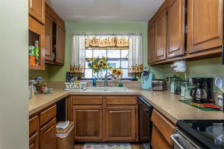 Property Photo: 651 Old Haw Creek Road FL 32110