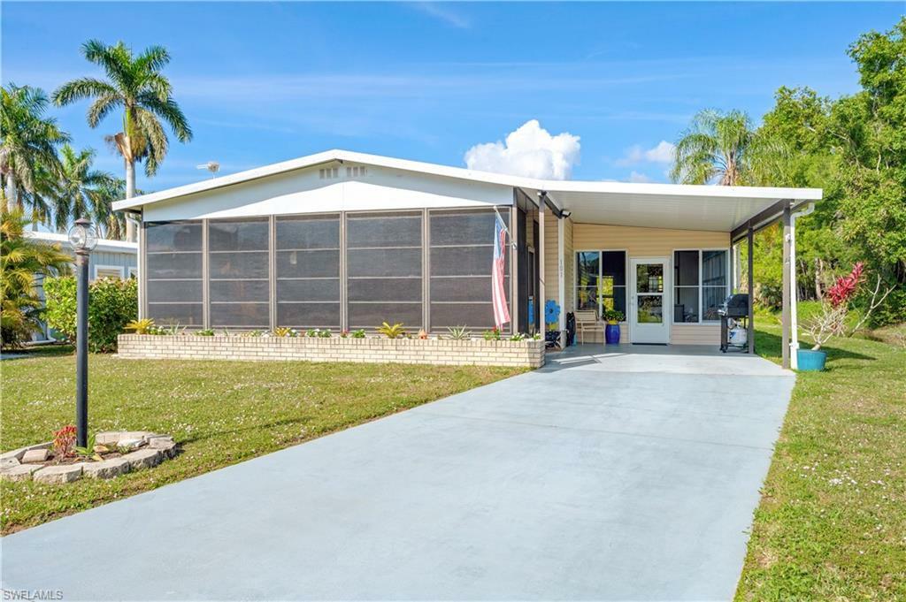 Property Photo:  101 Pine Key Ln  FL 34114 