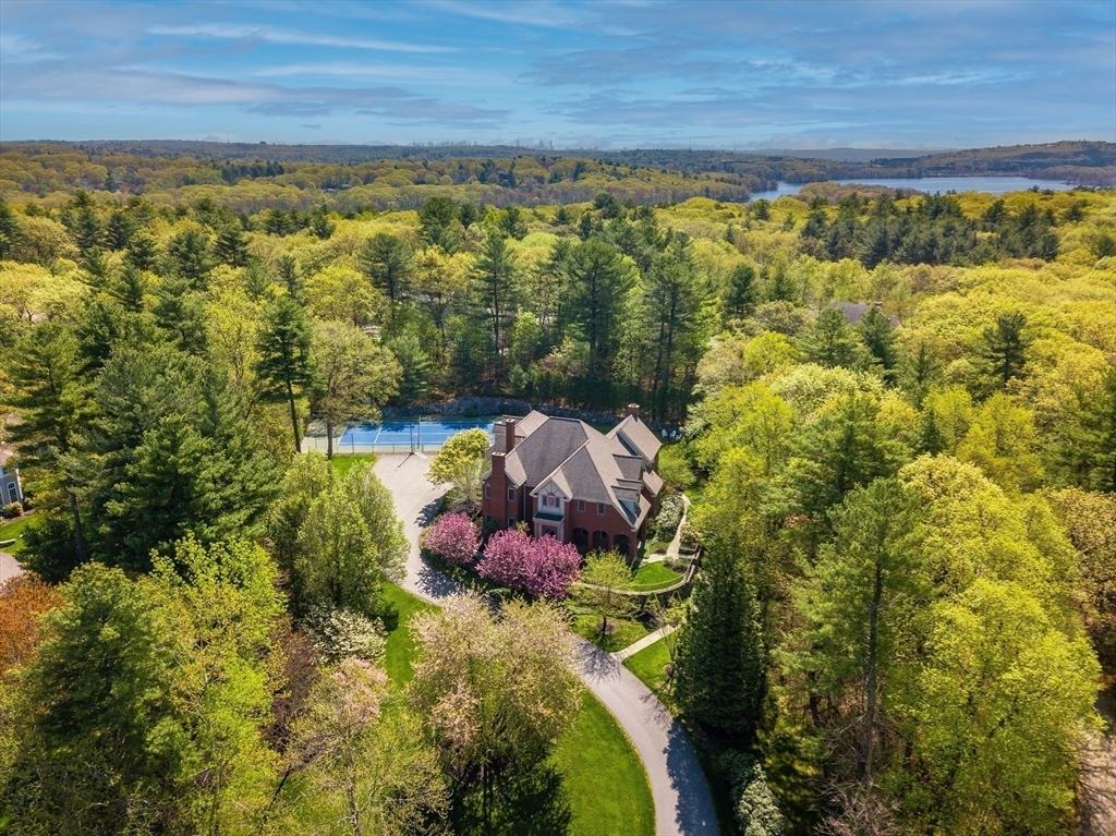 Property Photo:  6 Stratford Way  MA 01773 