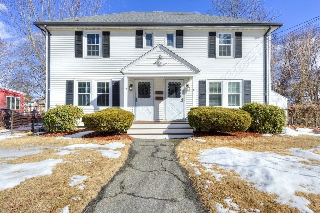 Property Photo:  17 Pocasset Ave  MA 01606 
