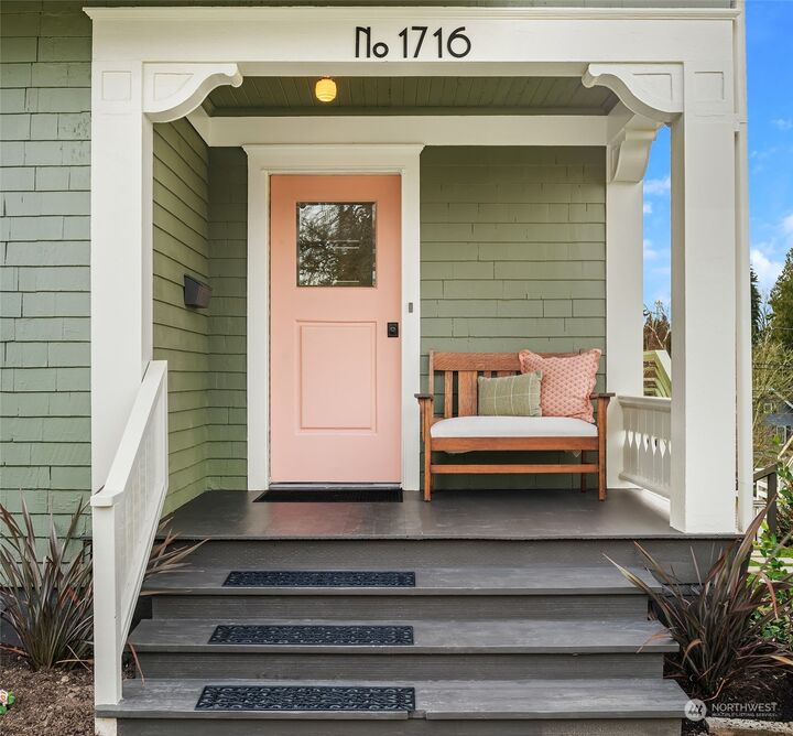 Property Photo:  1716 N Prospect Street  WA 98406 