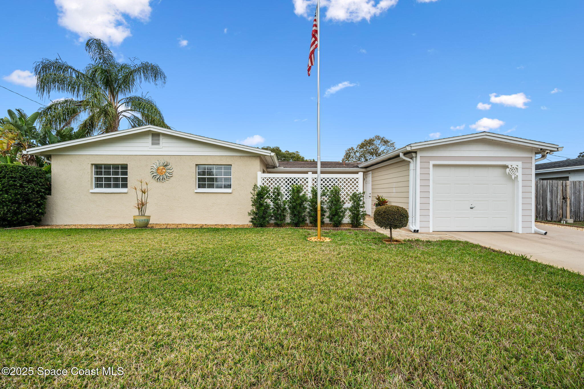 Property Photo:  4470 Keats Avenue  FL 32780 