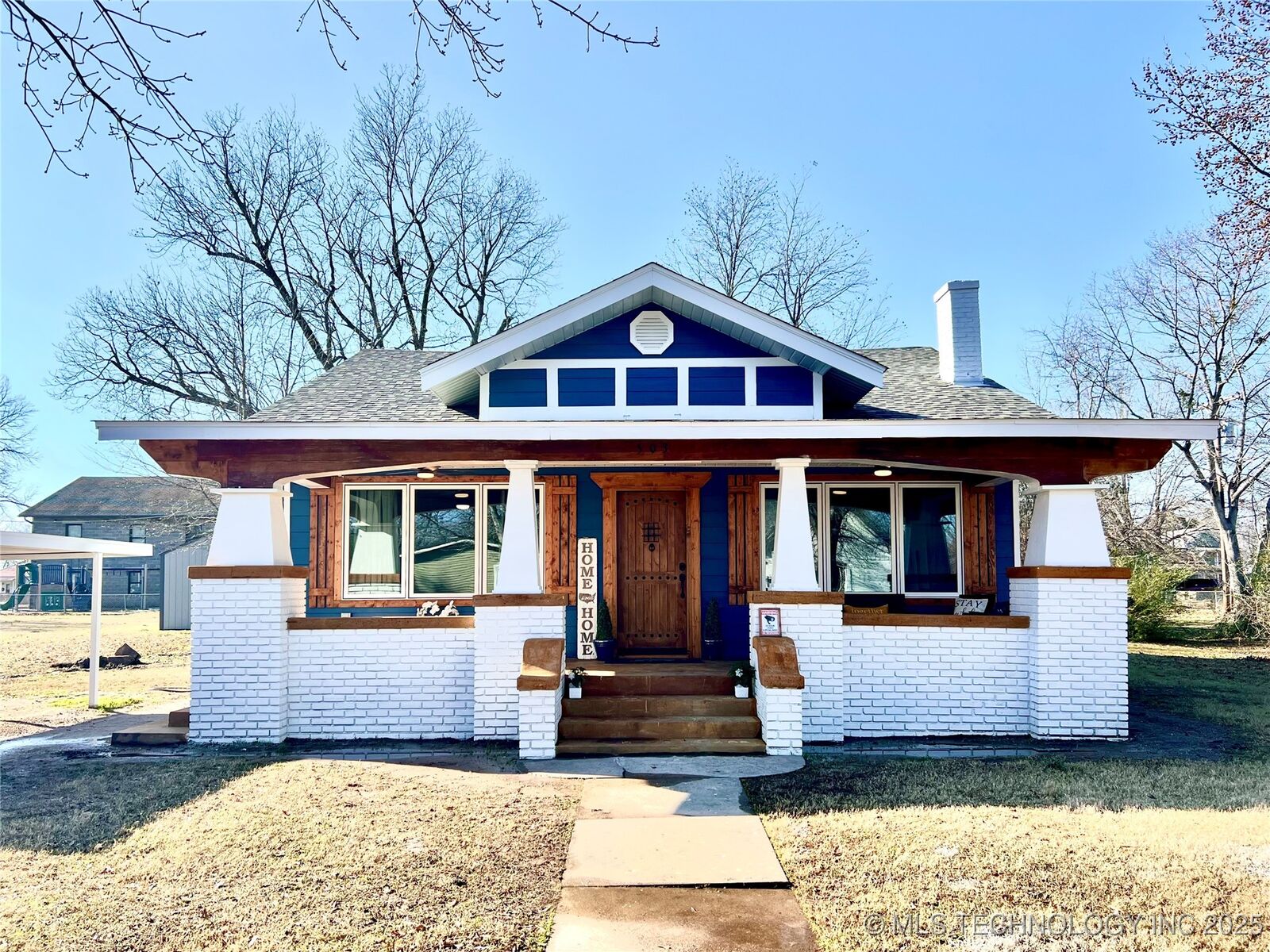 Property Photo:  503 NE 2nd Street  OK 74462 