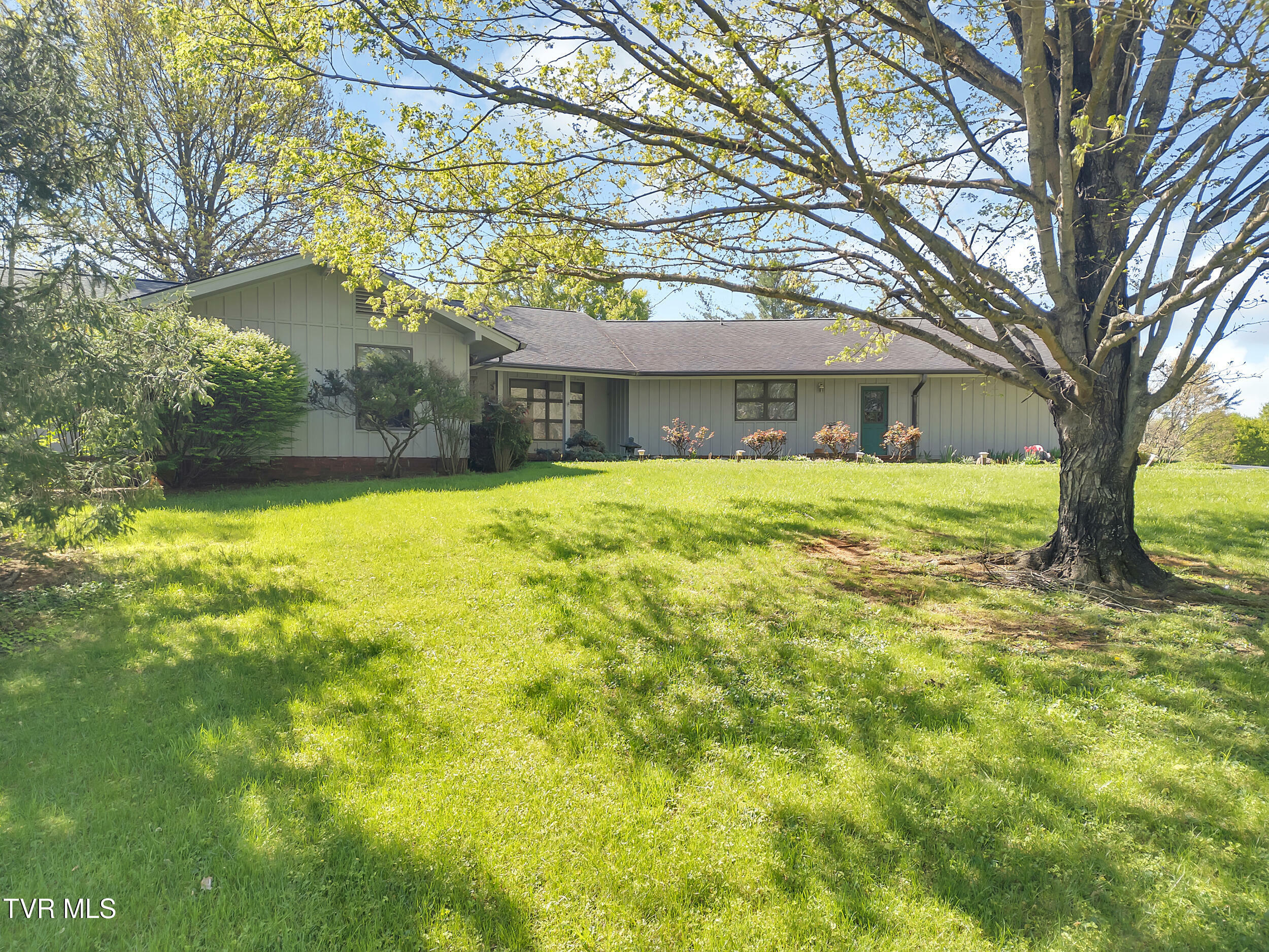 Property Photo: 310 Par Lane TN 37743