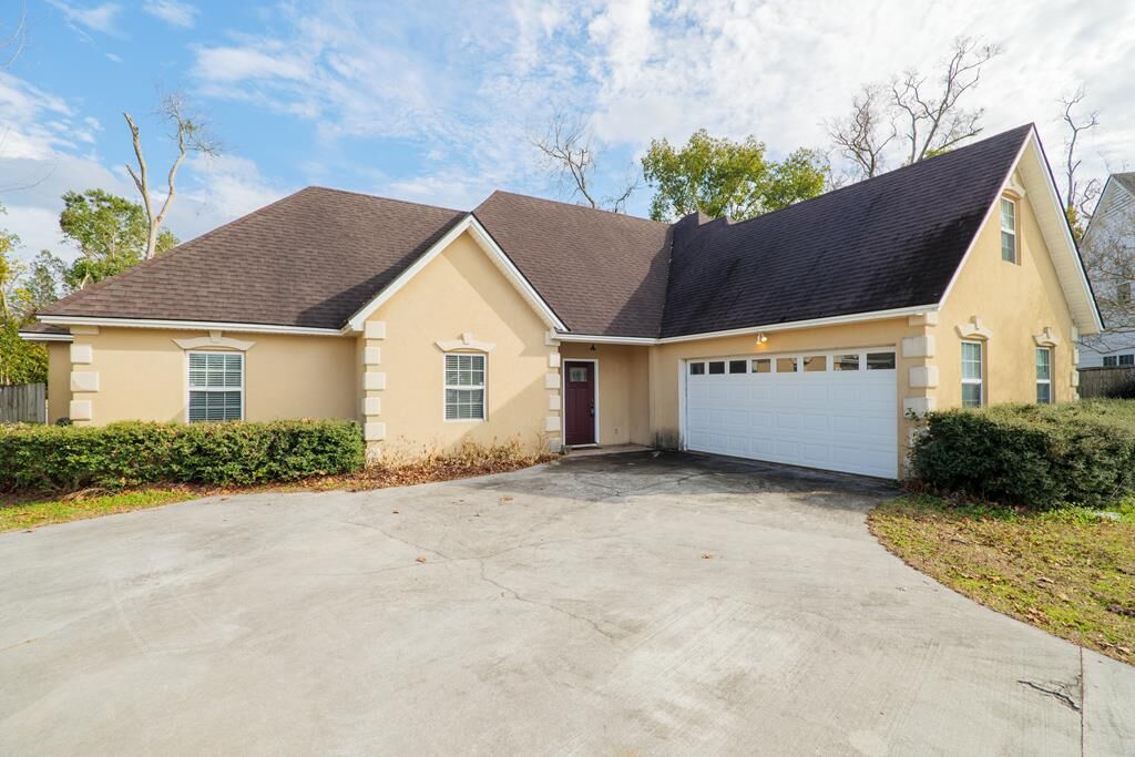 Property Photo:  218 Bluebird Cove  GA 31632 