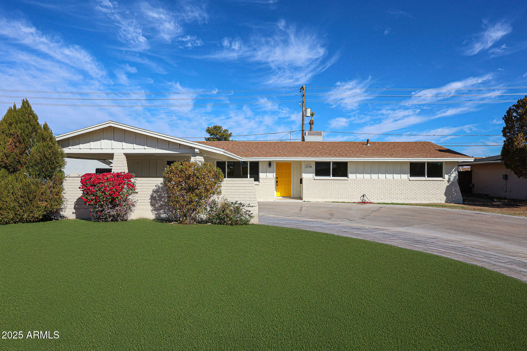Property Photo: 3716 W Griswold Road AZ 85051