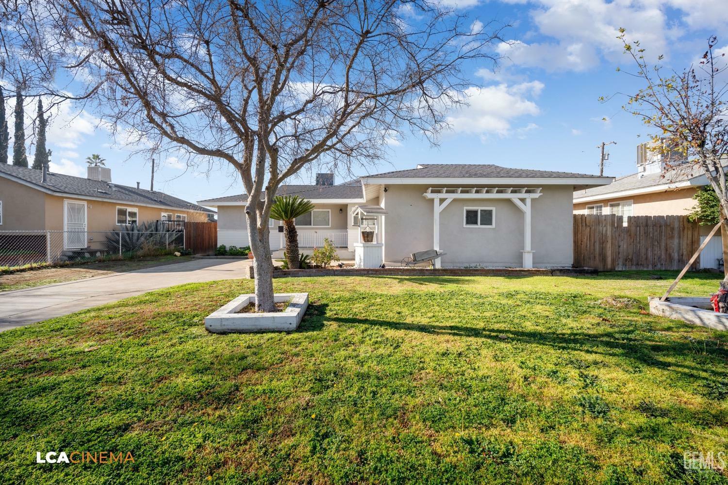 Property Photo:  1109 Rosalia Drive  CA 93304 