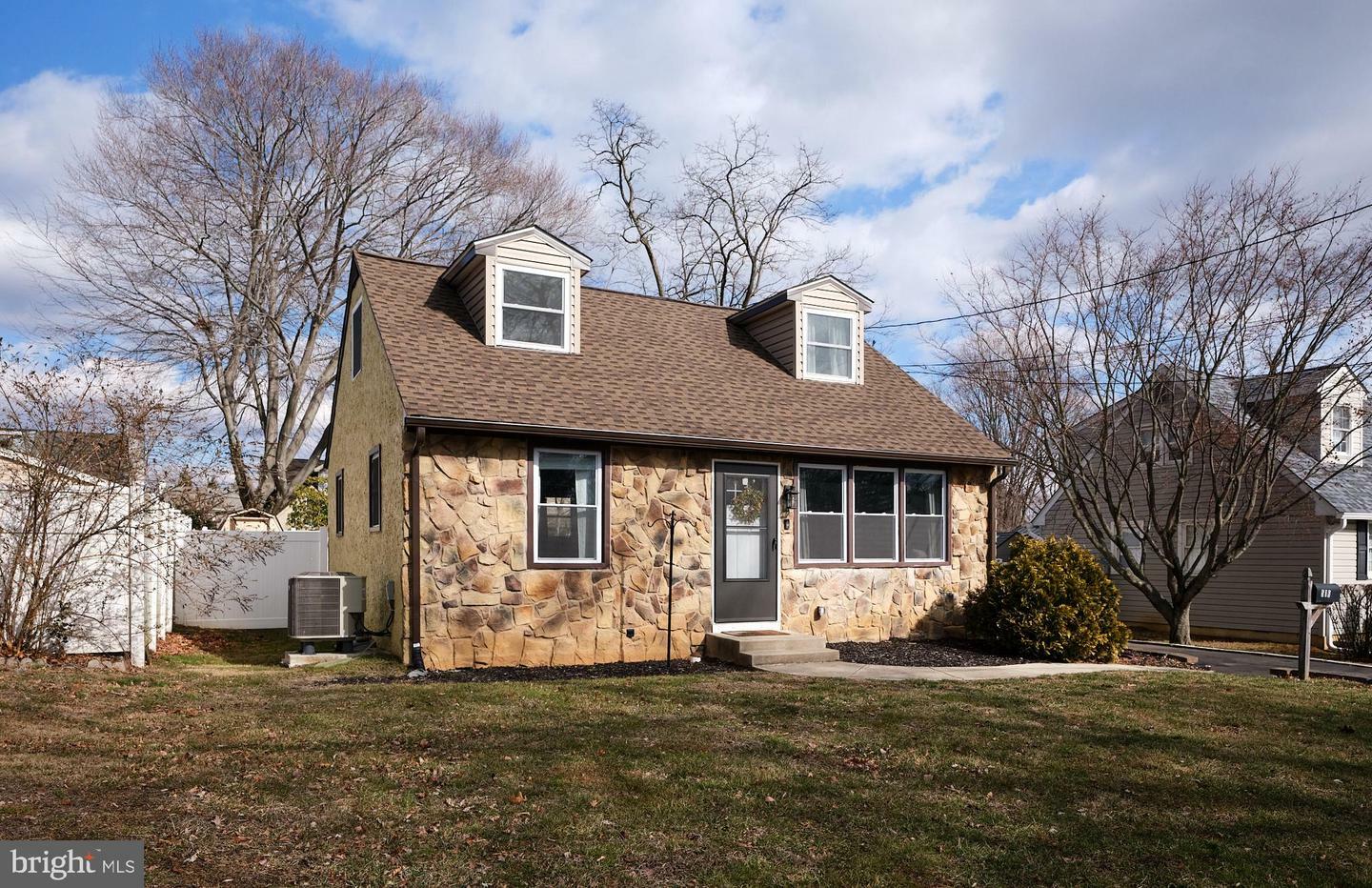 Property Photo:  516 Avenue C  PA 19053 