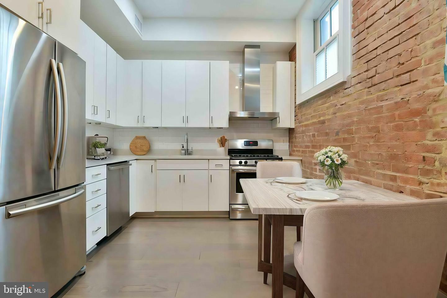 Property Photo:  901 D Street NE 6  DC 20002 