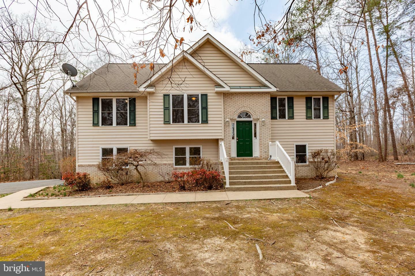 Property Photo: 555 Tacketts Mill VA 22556
