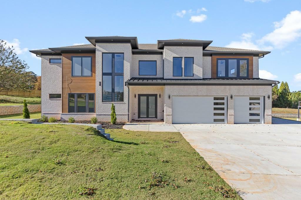 Property Photo: 550 Versailles Drive GA 30011