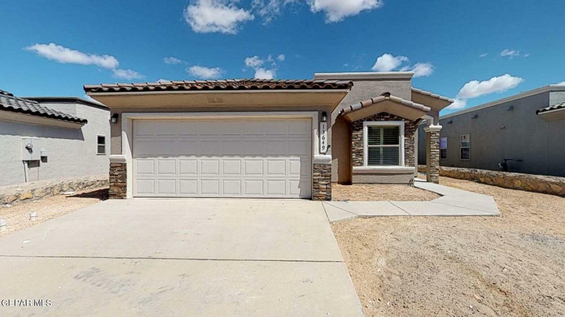 Property Photo: 909 Raegil Street TX 79928