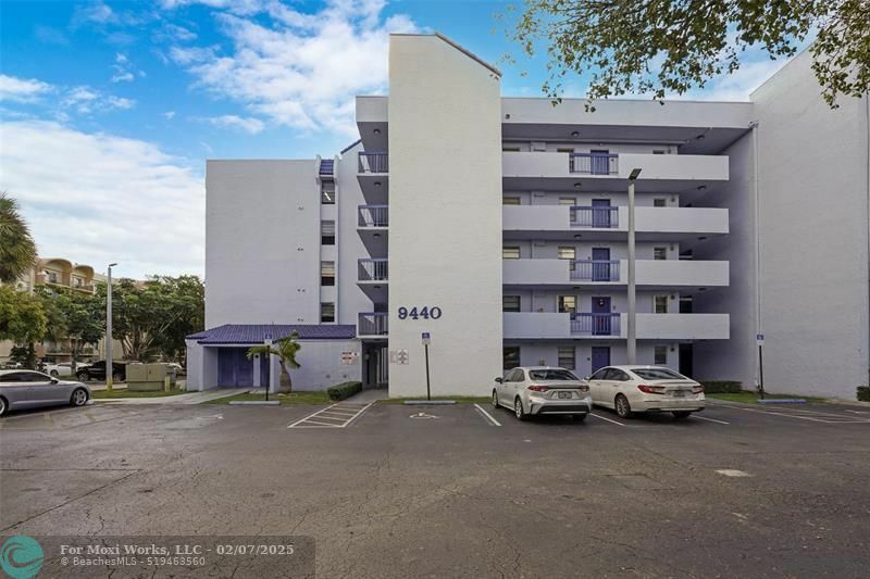 Property Photo:  9440 Fontainebleau Blvd 515  FL 33172 