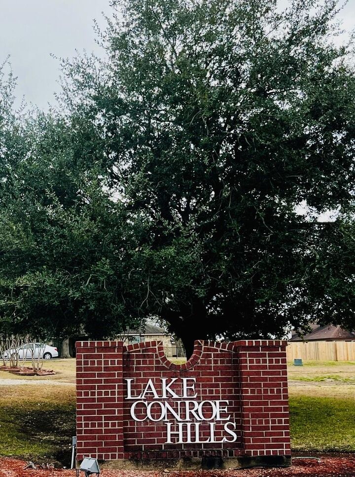 Property Photo: 13170 Bunker Hill Drive TX 77318