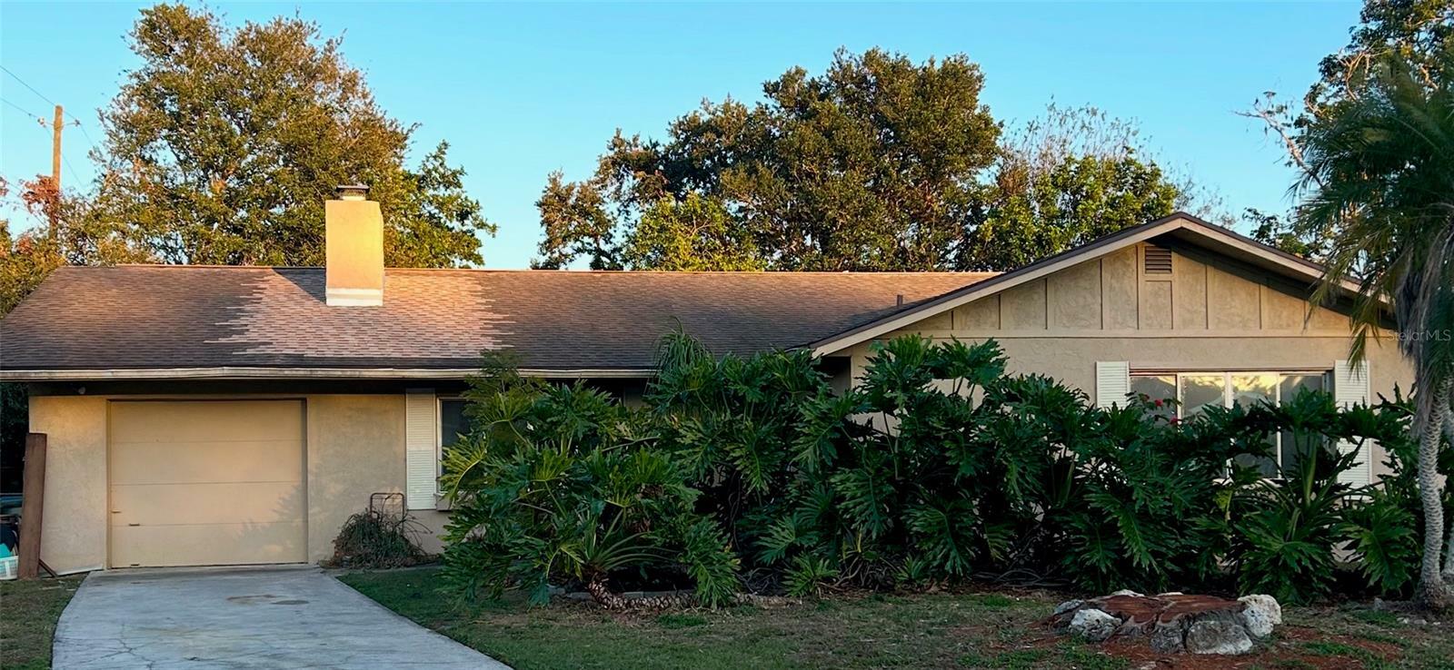 Property Photo:  5032 Barcelona Avenue  FL 34235 