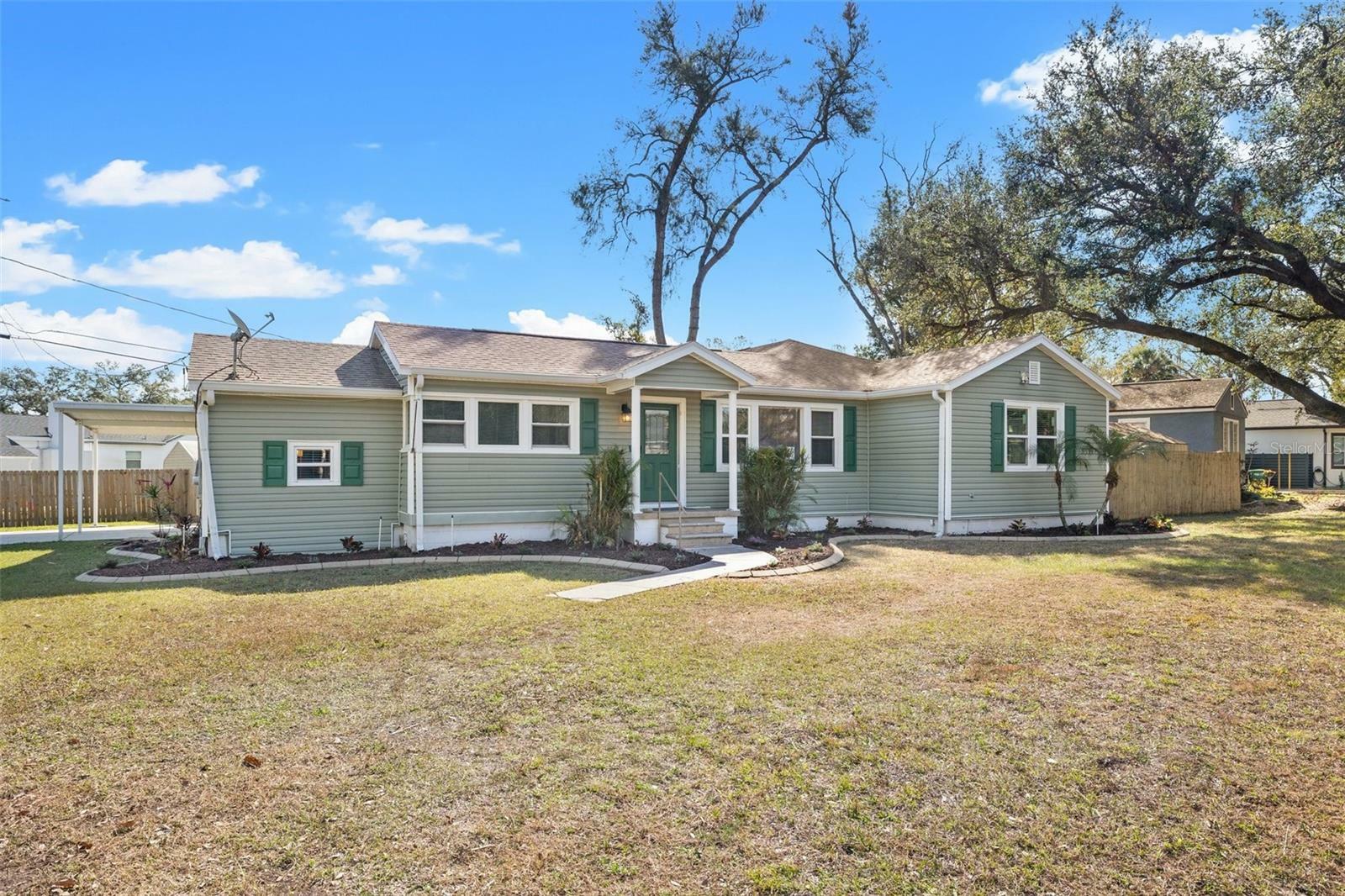 Property Photo: 2512 Alva Drive FL 33614