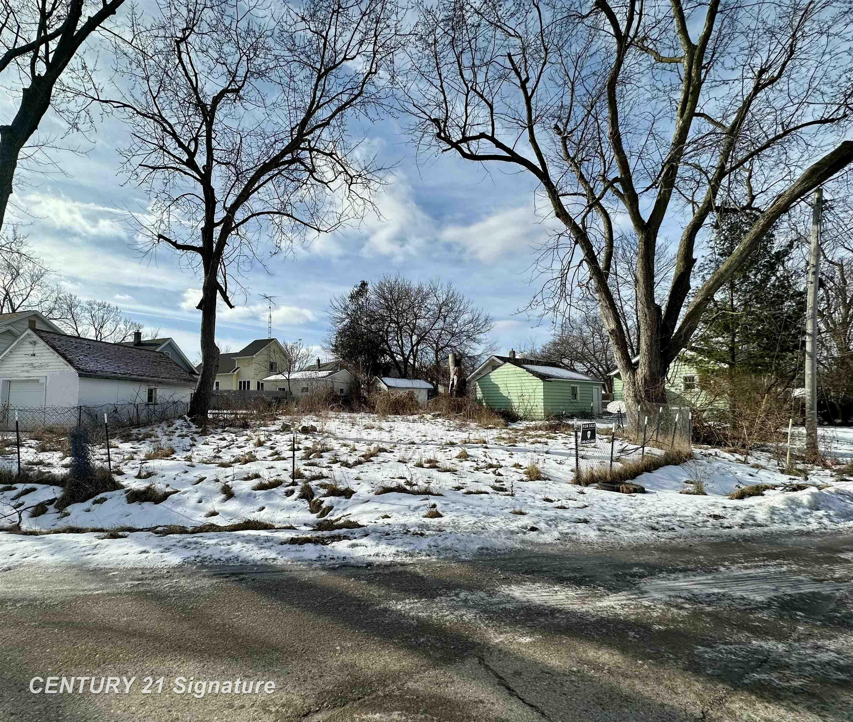 Property Photo: 2118 James Street MI 48529